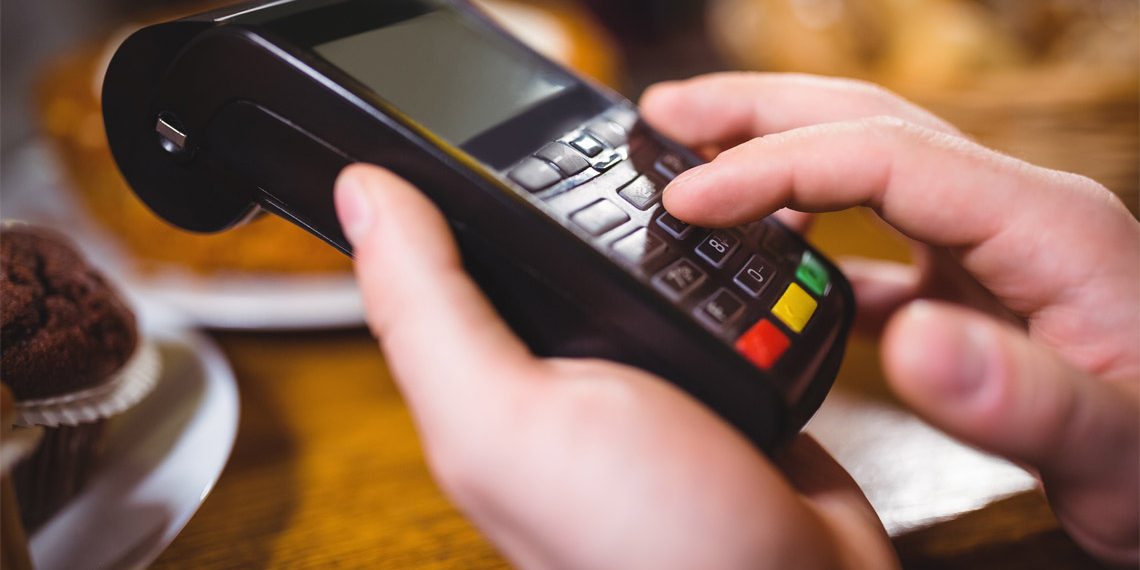 Bank Pekao udostępnia płatności BLIK w sieci sklepów Biedronka