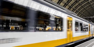 W Kolejach Dolnośląskich zapłacisz kartą. Przewoźnik pozyskał 240 mobilnych terminali płatniczych