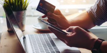 Startup z Litwy kevin. wdraża metodę płatności z rachunku inicjowaną kartą debetową