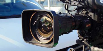 Poseł Lewicy naraził swoje finanse. Pokazał kartę płatniczą w trakcie wywiadu telewizyjnego